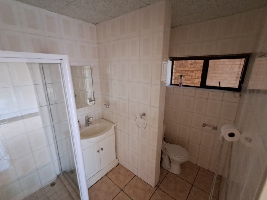 4 Bedroom Property for Sale in Roylglen Gardens Northern Cape